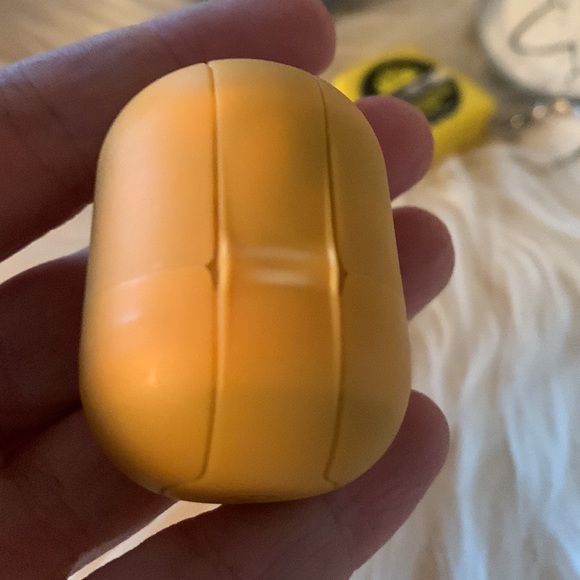 Random toys and keychains - Picture 3 of 6